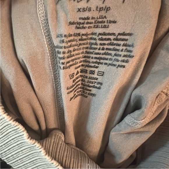 NWOT Free People Good Karma Flare Leggings. Ice Gray XS/S (0-6) - Picture 4 of 6